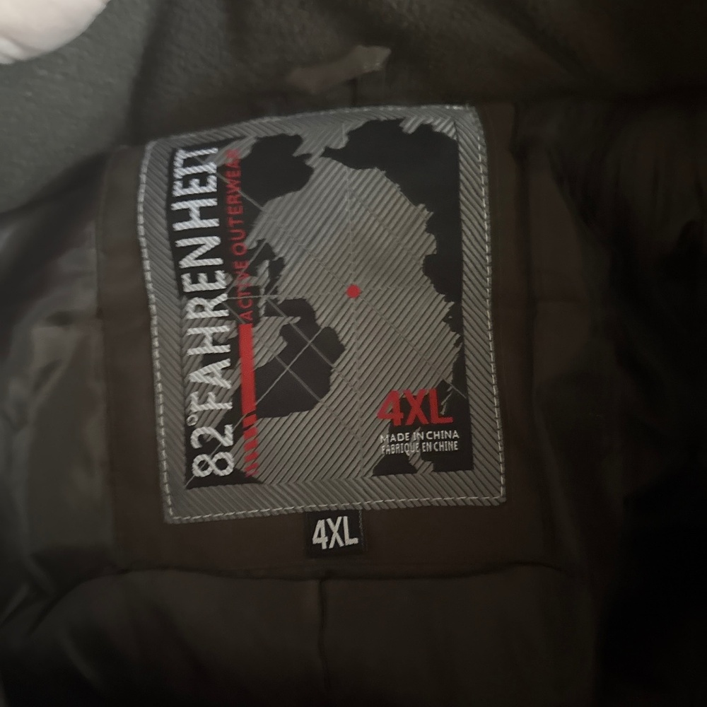 82 Degrees Fahrenheit men’s 4xl jacket